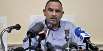 Juan Reinaldo Pérez Pardo, presidente de la FCB, entre los afectados por la negativa de visas al equipo cubano que participará en el VI Clásico Mundial de béisbol. Foto: Ernesto Mastrascusa/EFE/Archivo