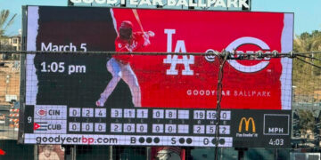En su último examen antes de debutar en el Clásico Mundial de Béisbol, Cuba se llevó una paliza en toda la regla de los Cincinnati Reds. Foto: Swing Completo.