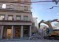 Labores de demolición del local que ocupaba el Instituto Superior de Diseño (ISDi). Foto: Facebook/Asamblea Municipal del Poder Popular de Centro Habana.