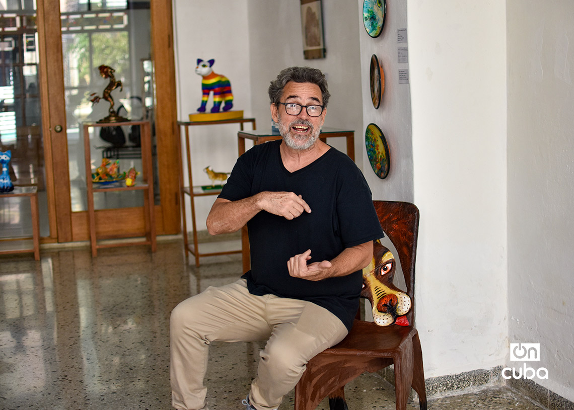 Filiberto Mora, director de la Galería Manos, de La Habana Vieja. Foto: Otmaro Rodríguez.