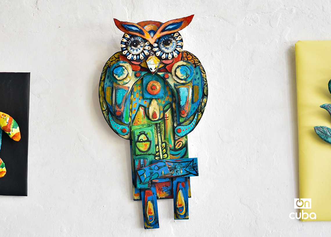 Tercer Premio del Salón Nacional de Papier Maché a la obra del artista ,Carlos Mantilla. Foto: Otmaro Rodríguez.