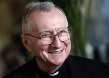 El Secretario de Estado del Vaticano, el cardenal Pietro Parolin, asiste a la segunda edición de 'The Ramadan Table Iftar', una iniciativa que reúne a cristianos, musulmanes y judíos durante el mes de ayuno musulmán del Ramadán, en el Hotel St. Regis de Roma, el 9 de marzo de 2026. EFE/EPA/ANGELO CARCONI.