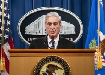 Washington (United States), 21/03/2026.- (FILE) - Special Counsel Robert Mueller speaks to the media about the results of the Russia investigation at the Justice Department in Washington, DC, USA, 29 May 2019 (reissued 21 March 2026). Robert Mueller, the long-serving FBI director and special counsel who led the probe into the 2016 Russian election interference, passed away on 20 March 2026 at age 81, his family confirmed. (Rusia) EFE/EPA/JIM LO SCALZO