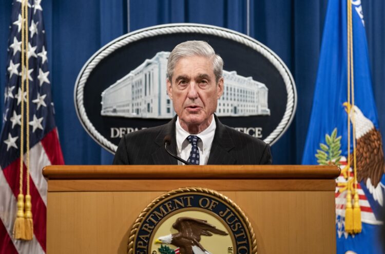 Washington (United States), 21/03/2026.- (FILE) - Special Counsel Robert Mueller speaks to the media about the results of the Russia investigation at the Justice Department in Washington, DC, USA, 29 May 2019 (reissued 21 March 2026). Robert Mueller, the long-serving FBI director and special counsel who led the probe into the 2016 Russian election interference, passed away on 20 March 2026 at age 81, his family confirmed. (Rusia) EFE/EPA/JIM LO SCALZO