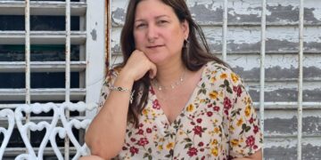 Yanarys Valdivia en su casa de El Vedado. Foto: Alex Fleites.