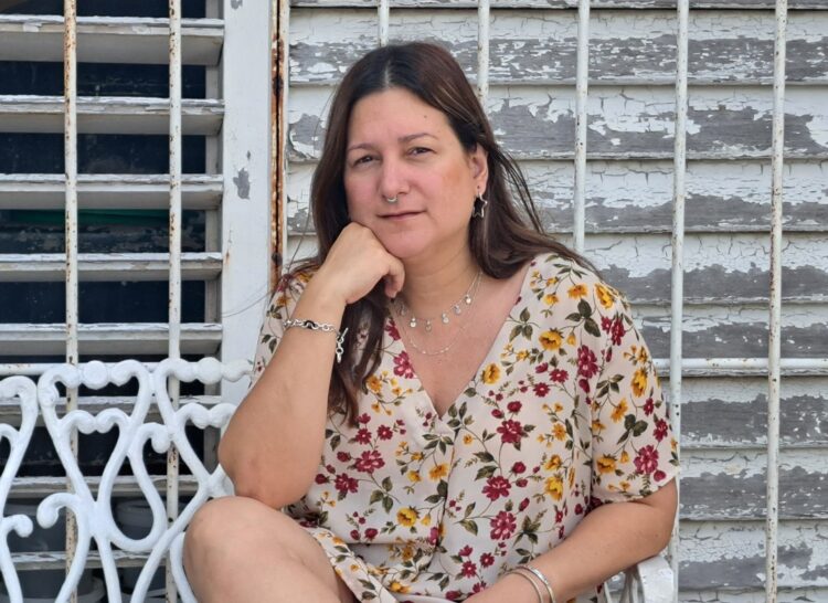 Yanarys Valdivia en su casa de El Vedado. Foto: Alex Fleites.