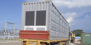 Parte del Sistema de Almacenamiento de Energía en Baterías (BESS), que aprovechará las capacidades de generación fotovoltaica instalada en Cuba. Foto: UNE / Archivo.