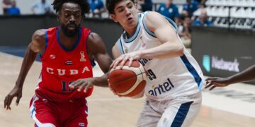 Cuba sumó ante Uruguay una nueva derrota en la ventana mundialista. Foto: FIBA.