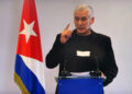 El presidente cubano Miguel Díaz-Canel habla durante una transmisión televisiva. Cuba EEUU