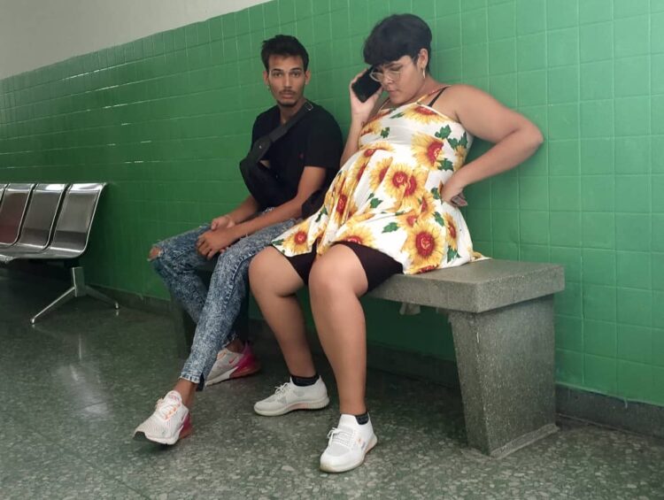 Foto tomada por la autora en la espera de una ecografía en La Habana.