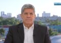 Captura de pantalla de una entrevista de NBC News con el vicecanciller cubano Fernández de Cossío.