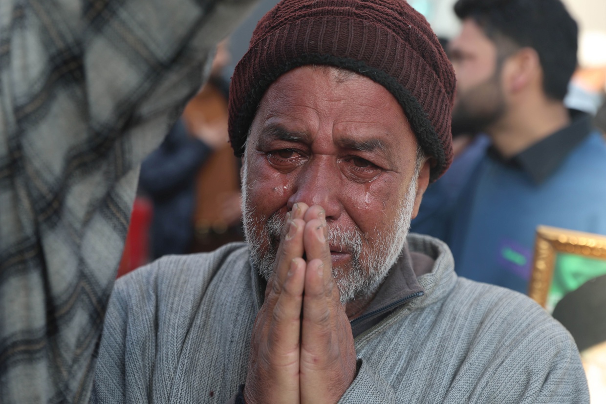 Khamenei's death in Iran is confirmed and Trump announces bombings “as long as necessary”