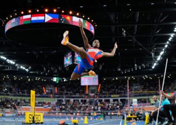 El joven saltador de longitud Jorge Hodelín, de Cuba, durante el Campeonato Mundial de Atletismo Bajo Techo, celebrado en la ciudad de Torún, en Polonia. Foto: www.hjnews.com