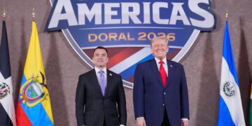 Noboa junto a su homólogo de EE.UU., Donald Trump, en Miami. Foto: EFE/ @DanielNoboaOk /SOLO USO EDITORIAL/ SOLO DISPONIBLE PARA ILUSTRAR LA NOTICIA QUE ACOMPAÑA (CRÉDITO OBLIGATORIO)