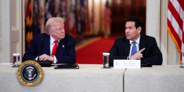 El presidente de EE.UU, Donald Trump, y el secretario de Estado, Marco Rubio, durante un evento en la Casa Blanca. Foto: Aaron Schwartz / EFE / POOL / Archivo.