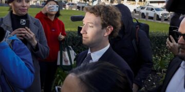 Mark Zuckerberg llega a una comparecencia judicial en el Tribunal Superior del condado de Los Ángeles el 18 de febrero de 2026. Foto: EFE/EPA/CHRIS TORRES (Archivo).