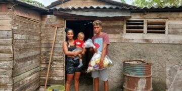 Ayuda entregada por Cáritas a damnificados del huracán Melissa en Santiago de Cuba. Foto: Arzobispado de Santiago de Cuba / Facebook.