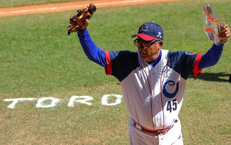 Miguel Borroto en su anterior experiencia al frente de los Toros de Camagüey. Foto: Irene Pérez/Archivo