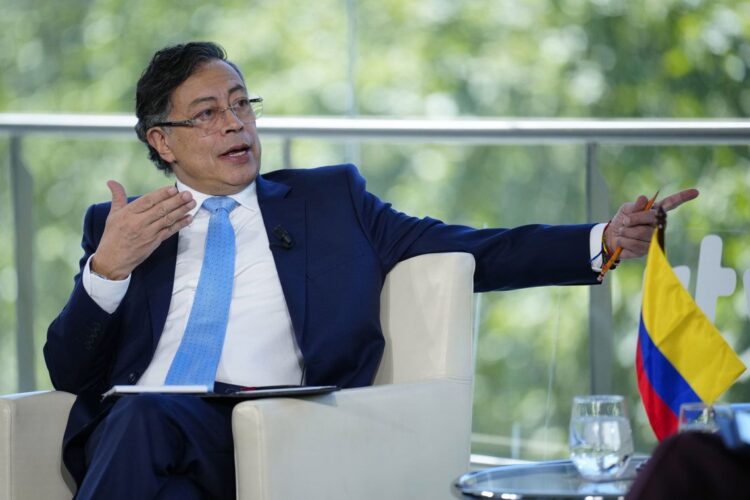 El presidente Colombia, Gustavo Petro durante la segunda entrega de 'Los Desayunos' de RTVE y la Agencia EFE celebrado este viernes en Barcelona. Foto: EFE/ Alejandro García