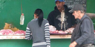 Aunque el salario estatal promedio creció cerca de un 19 % en 2025, el impacto de la crisis y la inflación han reducido su valor real. Foto: AMD.