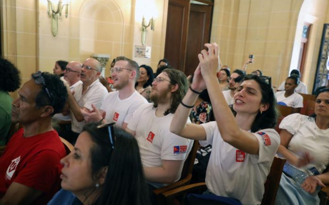 Activistas europeos en el Instituto Cubano de Amistad con los Pueblos, a cargo del segundo convoy de ayuda humanitaria a Cuba. Foto: Granma.
