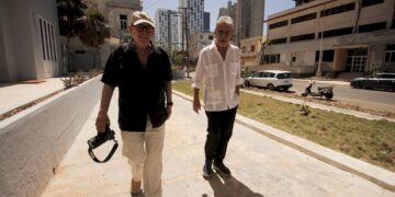 Silvio y Chico llegando a Casa de las Américas. Foto: Casa de las Américas (Facebook).