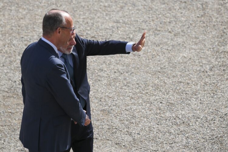 Merz (izq.) recibe con honores militares a Lula da Silva (der.) en el Palacio de Herrenhausen en Hannover, Alemania, el 19 de abril de 2026. Foto: HANNIBAL HANSCHKE/EFE/EPA.