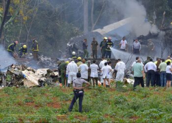 Labores de investigación en el sitio del accidente áereo ocurrido en La Habana el 18 de mayo de 2018. Foto: EFE.