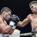 El cubano Erislandy Álvarez (izq.) fue derribado por el panameño José "Magnífico" Núñez en una velada profesional celebrada en Chile, el 24 de abril de 2026, y perdió su faja continental de la Asociación Mundial de Boxeo (AMB). Foto: Boxeo Panamá / Facebook.