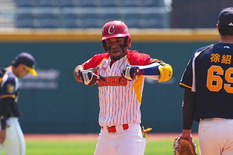 El matancero Esteban Terry durante la reciente Liga de Campeones de América. Foto: Liga Mexicana de Béisbol (LMB) / Archivo.