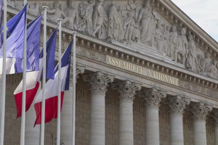 Exterior de la Asamblea Nacional, sede del Parlamento de Francia, en París. Foto: Edgar Sapiña / EFE / Archivo.