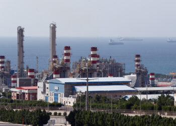 Refinería petroquímica de Asaluyeh en las inmediaciones del yacimiento de gas de South Pars, cerca del puerto de Assalouyeh, en el sur de Irán. Foto: Abedin Taherkenareh/EFE.