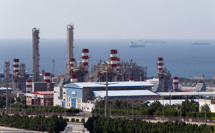 Refinería petroquímica de Asaluyeh en las inmediaciones del yacimiento de gas de South Pars, cerca del puerto de Assalouyeh, en el sur de Irán. Foto: Abedin Taherkenareh/EFE.