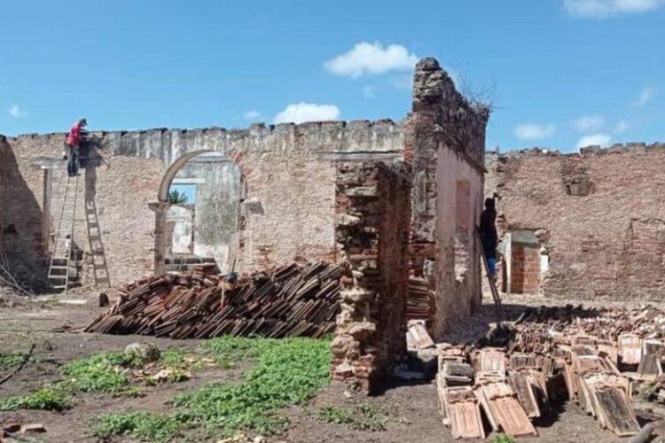 Trabajos de restauración patrimonial en Trinidad. Foto: Tomada del periódico Escambray.