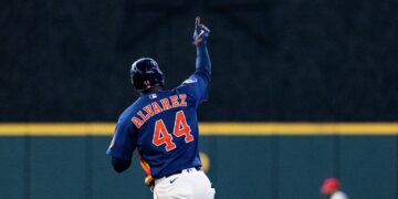 El cubano Yordan Álvarez se ha consolidado como un pilar ofensivo de los Astros de Houston y toda la MLB. Foto: @astros / X.