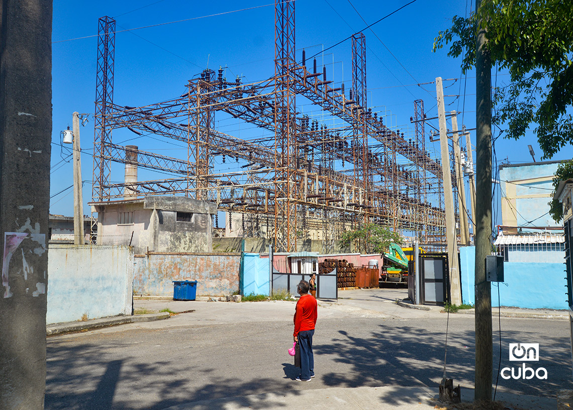 Antigua termoeléctrica de Regla, en las cercanías  del Parque de las Madres en Regla, La Habana. Foto: Otmaro Rodríguez.