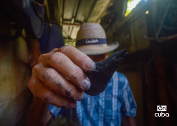 El carbón en Cuba. Foto: Otmaro Rodríguez