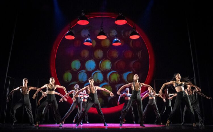 "Carmen" en versión de Acosta Danza. Foto: Tomada del perfil en Facebook de Acosta Danza.