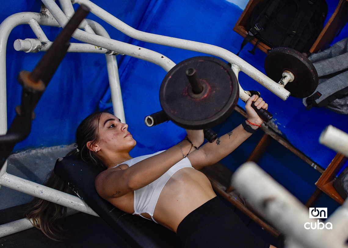 Melany Rodríguez durante una sección de entrenamiento. Foto: Otmaro Rodríguez.