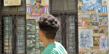 Las diferencias estructurales entre Venezuela y Cuba hacen inoperante una misma receta intervencionista de EE.UU., apuntan analistas. Foto: Ernesto Mastrascusa / EFE.