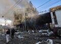 Daños en Kiev tras un bombardeo de Rusia en represalia a un ataque ucraniano contra la región de Lugansk. Foto: Sergey Dolzhenko / EFE.