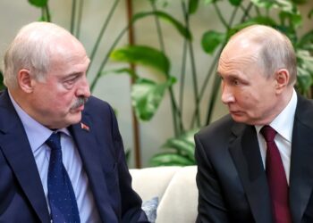 Lukashenkoy Putin en la cumbre de la Unión Económica Eurasiática. Foto: ALEXANDER KAZAKOV/SPUTNIK / KREMLIN/EFE/EPA