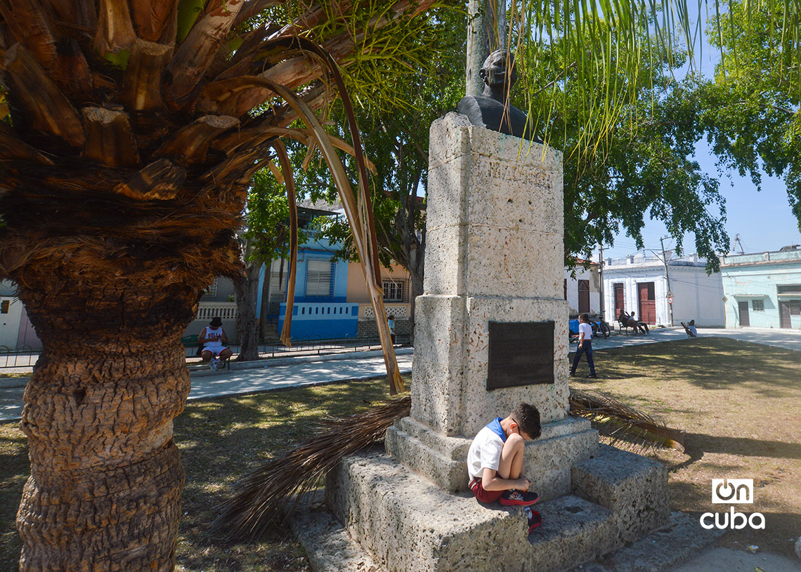 Monumento al mayor general Antonio Maceo, en el Parque de las Madres, en Regla. Foto: Otmaro Rodriguez.