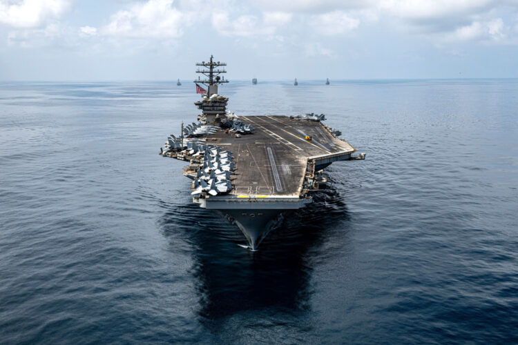El portaaviones USS Nimitz (CVN 68) y el destructor de misiles guiados USS Gridley (DDG 101). El Ejército de los Estados Unidos informó que su portaaviones de propulsión nuclear USS Nimitz y su grupo de ataque han sido desplegados en el Caribe.Foto: EFE/ Comando Sur EEUU.