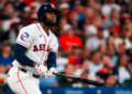Yordan Álvarez lleva un ritmo jonronero nunca antes visto entre los peloteros cubanos de MLB. Foto: Houston Astros.
