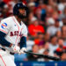 Yordan Álvarez lleva un ritmo jonronero nunca antes visto entre los peloteros cubanos de MLB. Foto: Houston Astros.