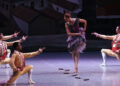 Integrantes del Ballet Nacional de Cuba (BNC) se presentan en la sala Avellaneda del Teatro Nacional, en La Habana (Cuba). Foto: Ernesto Mastrascusa/EFE