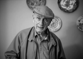 Cristóbal Díaz Ayala, entre los más grandes eruditos y coleccionistas de la música cubana. Foto: Celia Cruz Oficial/Facebook.