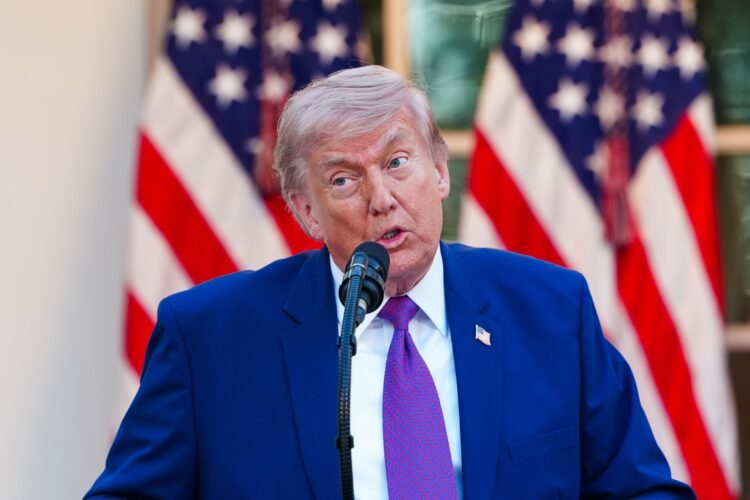 Donald Trump sofreciendo un discurso en la Casa Blanca. El 11 de mayo. Foto: AARON SCHWARTZ/EFE/EPA.