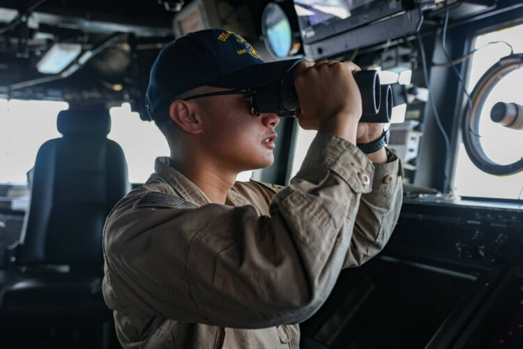 El Comando Central de Estados Unidos informó que ha facilitado el paso de dos buques mercantes con bandera estadounidense por el estrecho de Ormuz. Foto: US Central Command /EFE.
